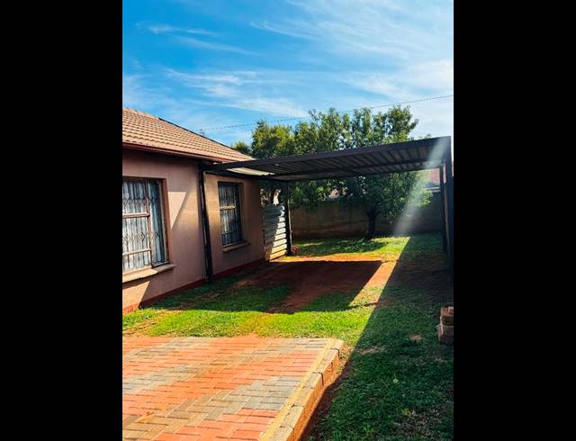 2 BEDROOM HOUSE FOR SALE IN DAWN PARK